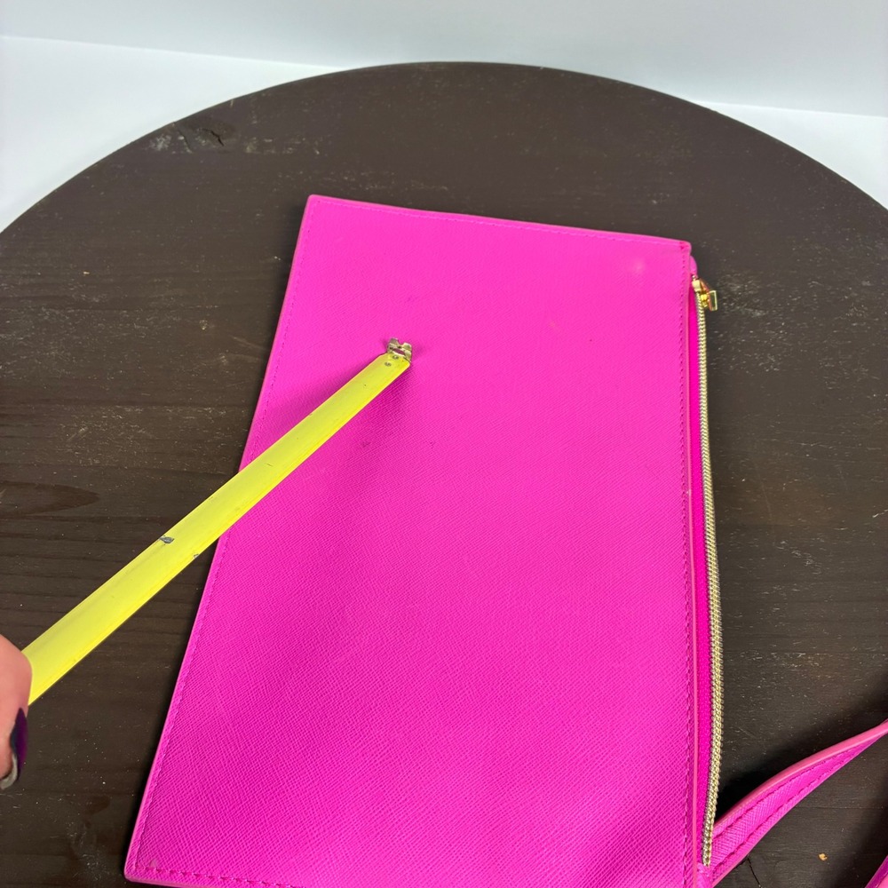Ted Baker Wristlet Clutch Bag Pink Saffiano Leather Gold Logo Hot Pink Zip - Picture 9 of 9